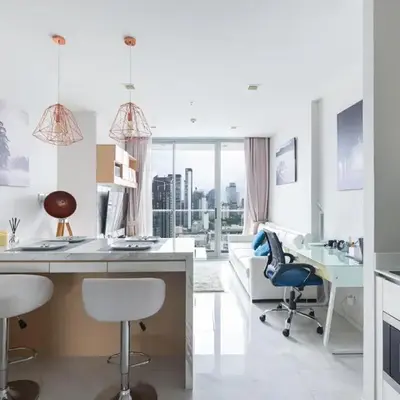 The Pinnacle Sukhumvit 11 by LeFoyer
