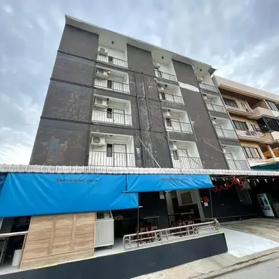 OYO 75577 Palace Hostel