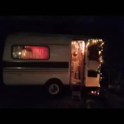 Caravan Hotel have TV & Netflix