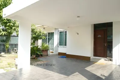 a view of the front of a building with a door at TATCHA HOUSE 3BR, Central Westgate, Nonthaburi in Ban Lat Pla Duk