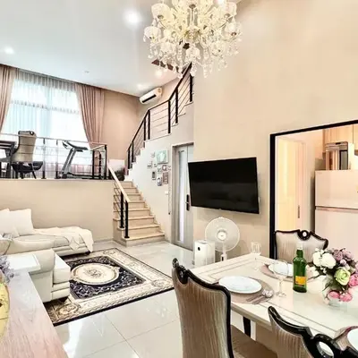 Free pick up and Stunning Luxury Family Home 2B2B