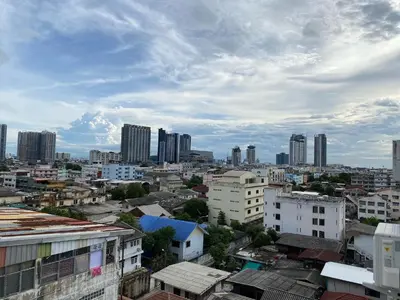 a view of a city with tall buildings at รัตนากร แมนชั่น in Bang Su