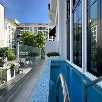 Luxury Pool Villa 5BR 12pax with Private Lift in Ekkamai