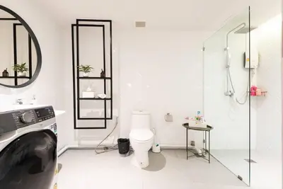 Gallery image of NEW 2Bedroom,2Bathroom, Fl46, Cityview 99qmNETFLIX in Chinatown
