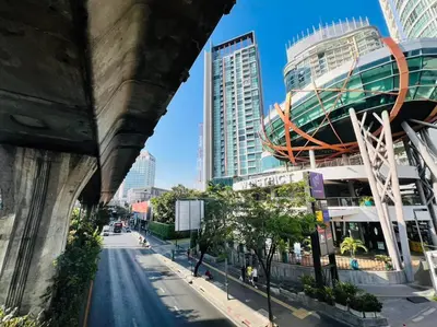 a view of a city street with tall buildings at Cozy Spacious 55sqm 1BR 200m BTS PhraKhanong, 10min Thonglo in Bangkok