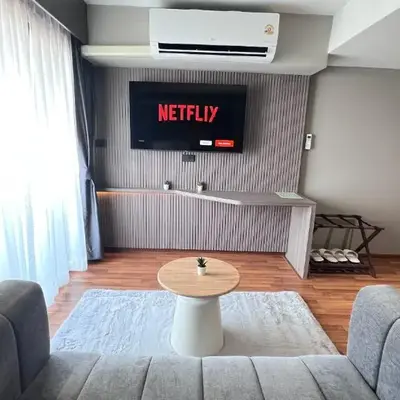 We Hotel