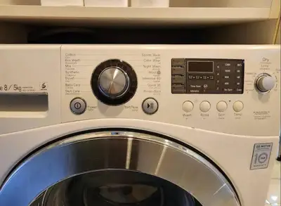 a washer and dryer in a room at Condominium - Sukhumvit Soi 5 BTS Nana- Room Size 47m2 in Bangkok