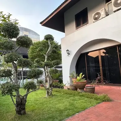 Newly-renovated Modern Private Thai Villa with Swimming Pool