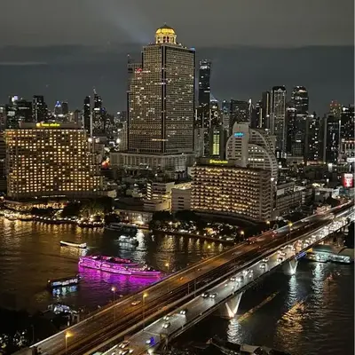 Riverside room with best view in heart of BKK