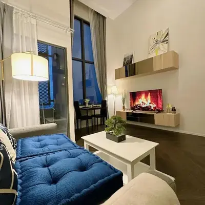 Luxury loft with Stunning 35th Floor Views