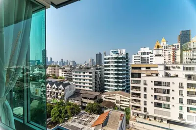 a view of a city with tall buildings at Thonglor Area 1 bedroom Check in 24h Fast WiFi 98 in Bangkok