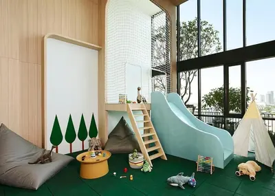 a play room with a slide and a play tent at \ub77c\uc2fc\ucf58\ub3c4 in Bangna