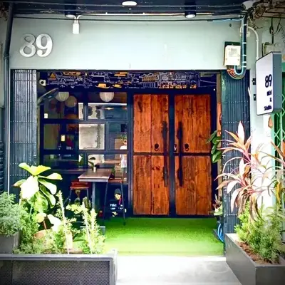 89 Bed & Studio Hostel