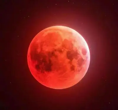 a red moon is shown in the sky at \u5c0f\u592a\u9633\u6c11\u5bbf in Bangkok