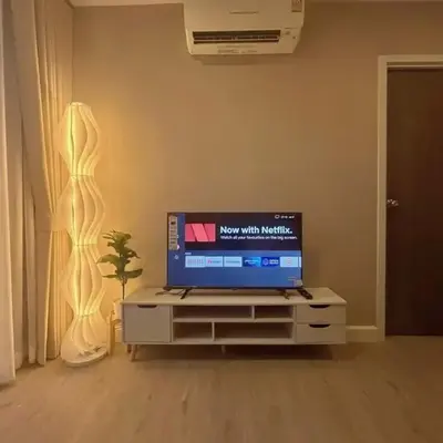 Metro luxe riverfront resort style condo