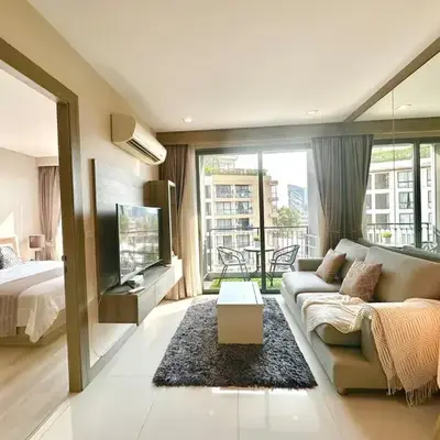 Bright & Spacious Apartment - Asoke