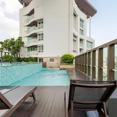 Large room with 2Beds BTS Chitlom Sukhumvit BKK