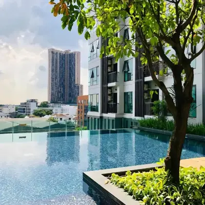 5 Star Sukhumvit Condo Infinity Pool Gym Sauna