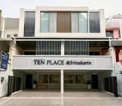 Gallery image of Ten Place at Srinakarin in Bangkok