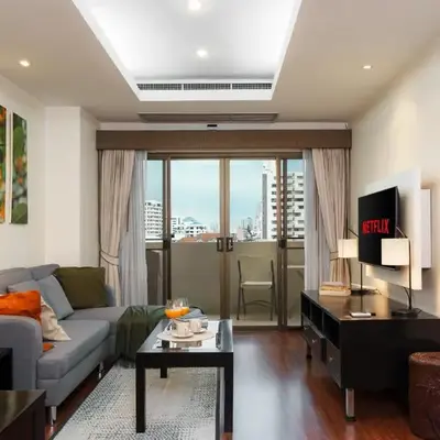 Jungle Dream King Bed Oasis with Balcony & High-Speed WiFi