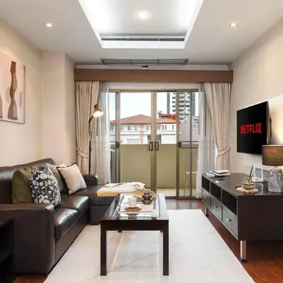 King-Suite with Balcony and a full Kitchen near ThonglorBTS