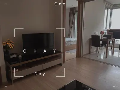 a living room with a flat screen tv on a entertainment center at \u8f89\u714c\u8c61\u795e\u5e99\u5168\u914d\u5957\u8bbe\u65bd\u9ad8\u7aef\u516c\u5bd3 \u5b89\u9759\u4e0d\u4e34\u8857 \u8fd1\u5730\u94c1\u591c\u5e02 in Bangkok