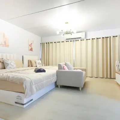 Cozy 2BR Near Impact Arena