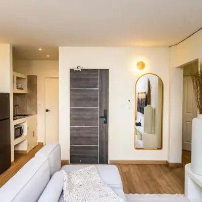 2 Bedroom for 4 guests Private in center of Sathorn