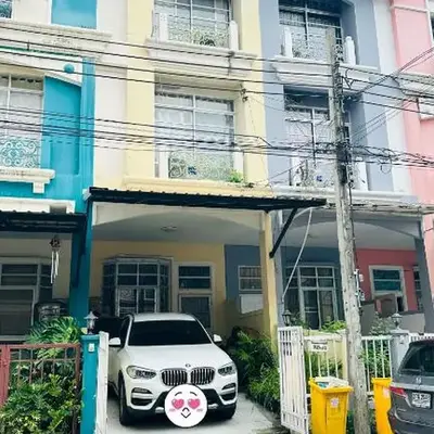 Bangkok Halwa home