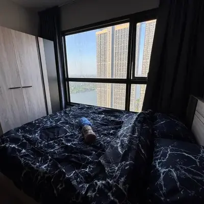 Luxury Riverside condo