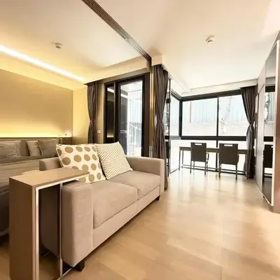 BTS Thong Lor Downtown Low-rise Large 1 Bedroom