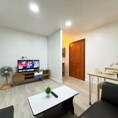 High Floor 1BR for 3 Walk to BTS City Center