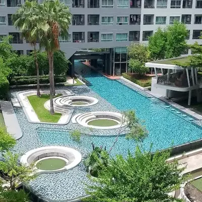 Pool View 1BR Near BTS Quiet & Cozy Stay