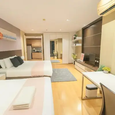 Cozy Urban Retreat in Sukhumvit Steps to BTS Nana