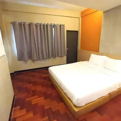 XX GO INN Silom - BTS Surasak