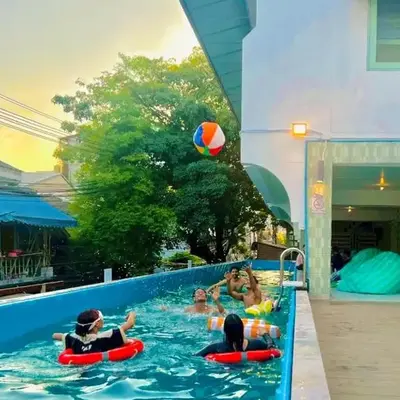 Easy Monday Pool Capsule Hotel - Old Town Bangkok