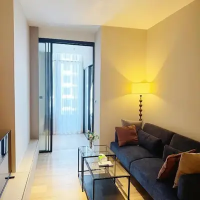 Thonglor Ekkamai 10 mins Sky Pool 1BR