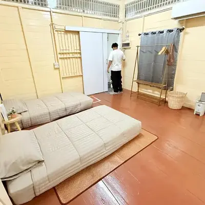 Muzachi home stay and canal