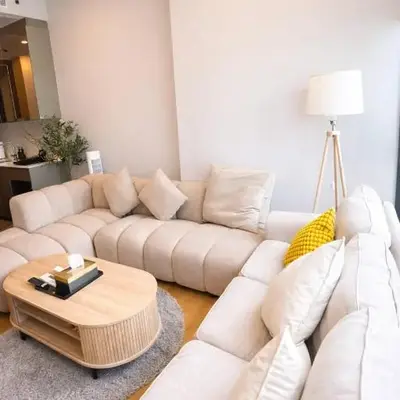 Luxury 1 Bedroom l BTS 2 mins l Pool and Gym