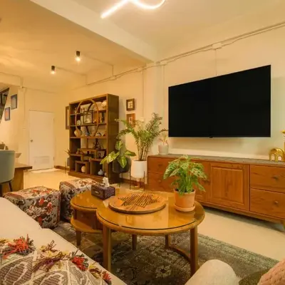 Oasis Thai Teak Home in Sathorn