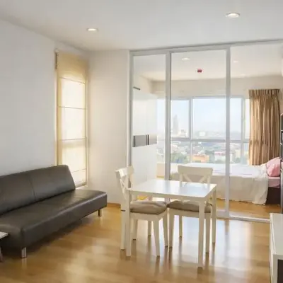 Hive Sathorn SkyCorner Suite