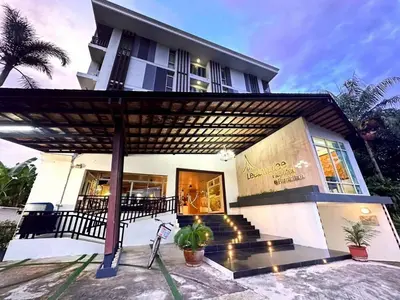 a store front of a house with awning at ลีลาวดี รามอินทรา - Leelawadee Resotel Raminthra 23 in Bangkok