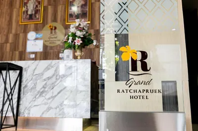 a stand for a r grand rathgareper hotel at Grand Ratchapruek Hotel in Ban Bang Phlap