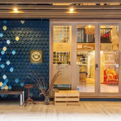 Kinnon Deluxe Hostel Coworking Cafe