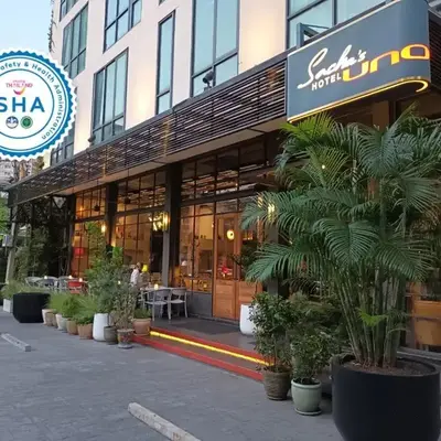 Sacha's Hotel Uno