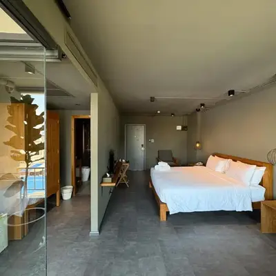 Centric Place Hotel