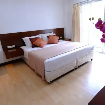 Ploenchit Mansion