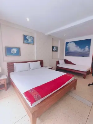 a bedroom with two beds in a room at Cloud no 3 Serene Oasis King Bed in BKK Heart in Bangkok