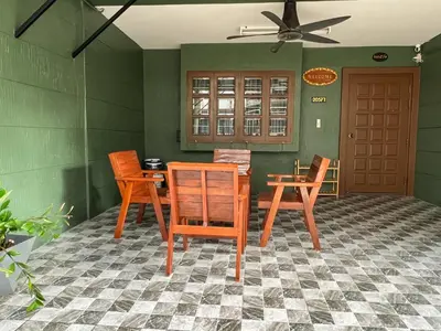 a dining room with chairs and a table at AT NANA-5Bed, CITY CENTER, Nana BTS, MBK, Central World, Siam in Bangkok